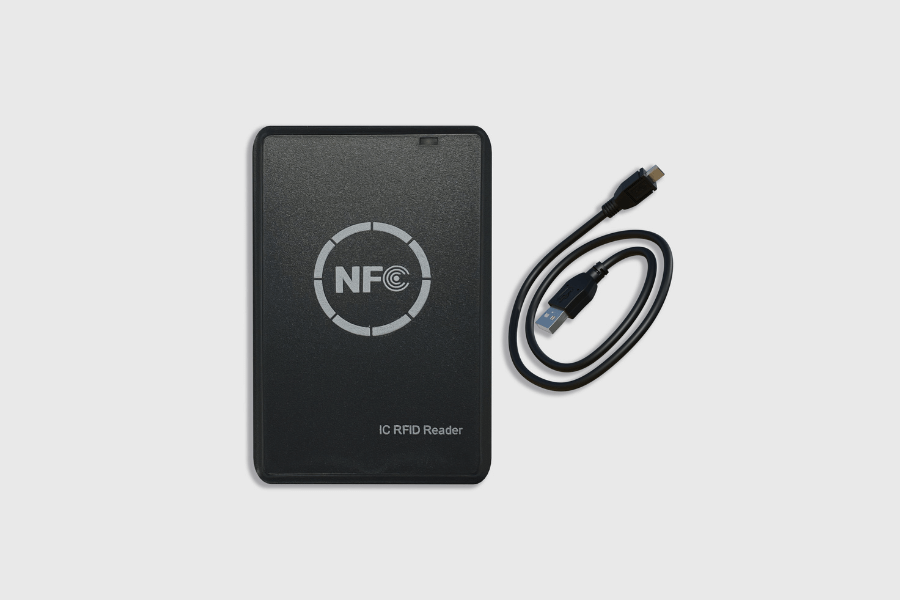 RFID четец-записващо устройство – предна страна